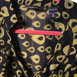 Black and green sheer pullover blouse